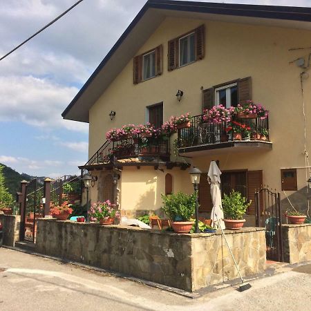 La Casa Nel Verde Castelmezzano Bagian luar foto