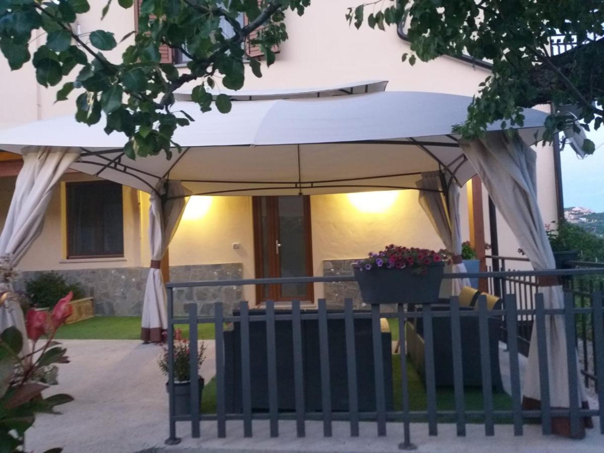 La Casa Nel Verde Castelmezzano Bagian luar foto